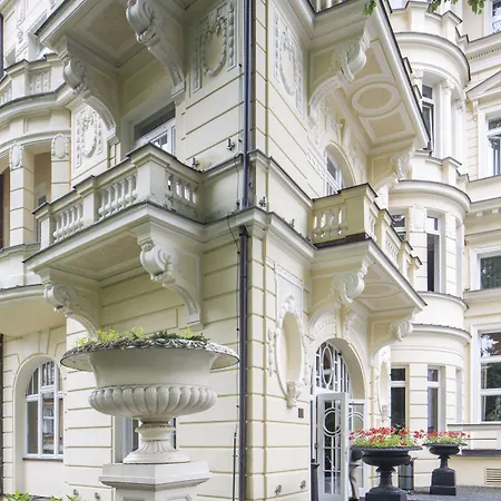 Отель Falkensteiner Марианске-Лазне