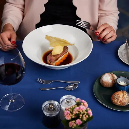 ホテル Falkensteiner